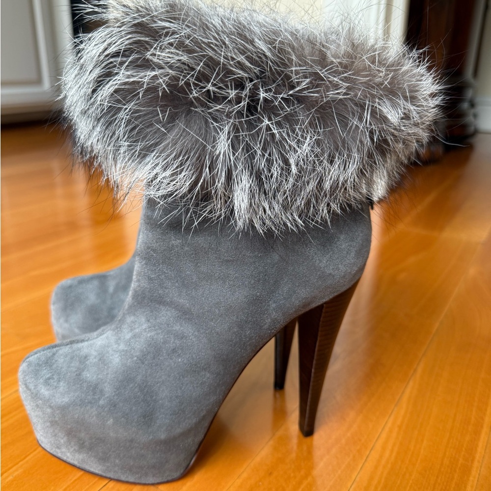 Alice + Olivia Penelope Grey Suede Fox Fur Ankle Platform Bootie size 8